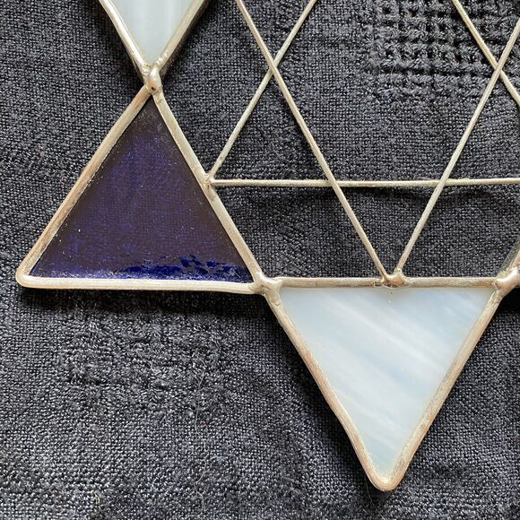 Vintage Star Of David Stained Glass Sun Catcher. 6.5” x 7.5”. - Picture 4 of 11